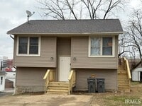 Building Photo - 1326 N Woodburn Ave