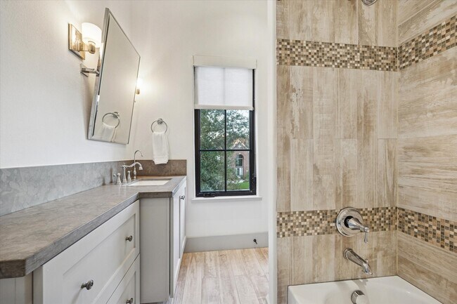 Building Photo - 5353 Lampasas St