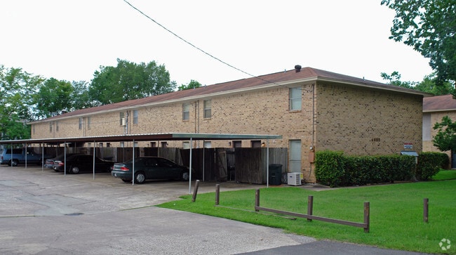 Building Photo - Collier Square Townhomes