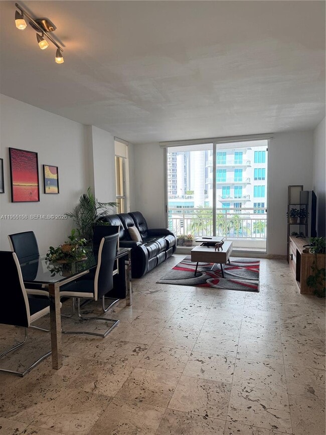 Building Photo - 888 Brickell Key Dr
