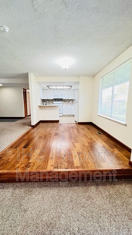 Building Photo - 1613 S Palouse Pl