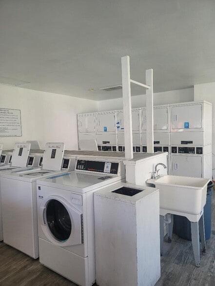 Building Photo - 8461 Westmore Rd