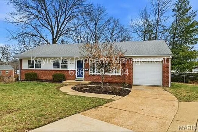 Building Photo - Spacious Updated 3-Bedroom Home in Prime Location