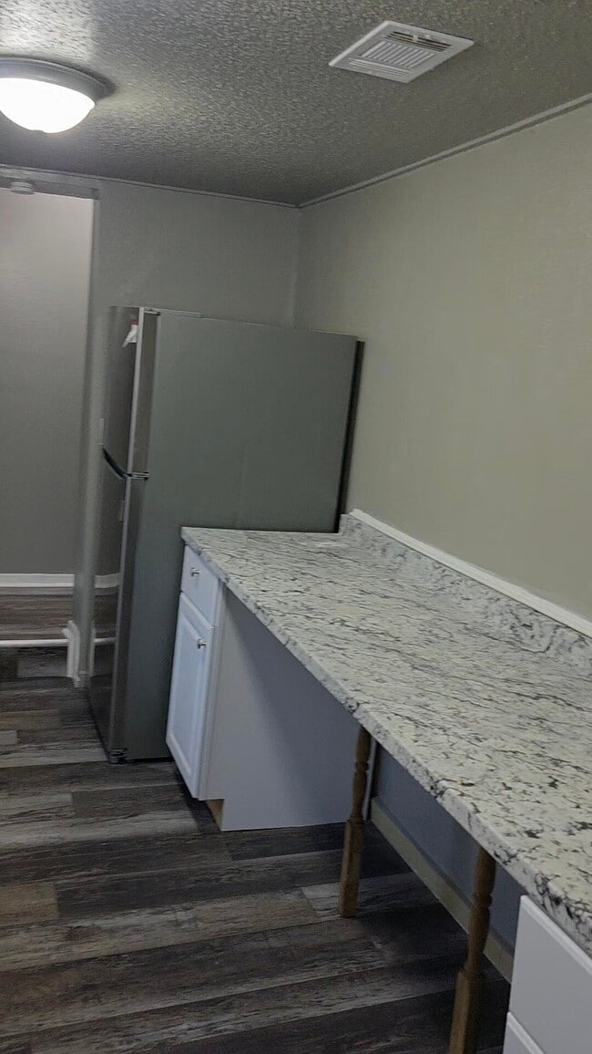 Building Photo - 505 Dorsey Ave