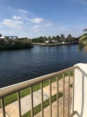 Building Photo - 1609 N Riverside Dr