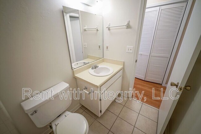 Building Photo - 2100 Continental Ave