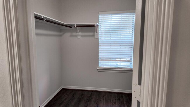 Building Photo - 7907 Bachwood Dr Dr