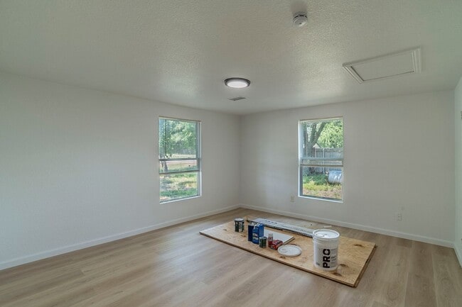 Building Photo - ? Stylishly Renovated 3-Bedroom Home in Arlington!