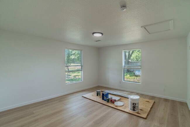 Building Photo - Stylishly Renovated 3-Bedroom Home in Arli...