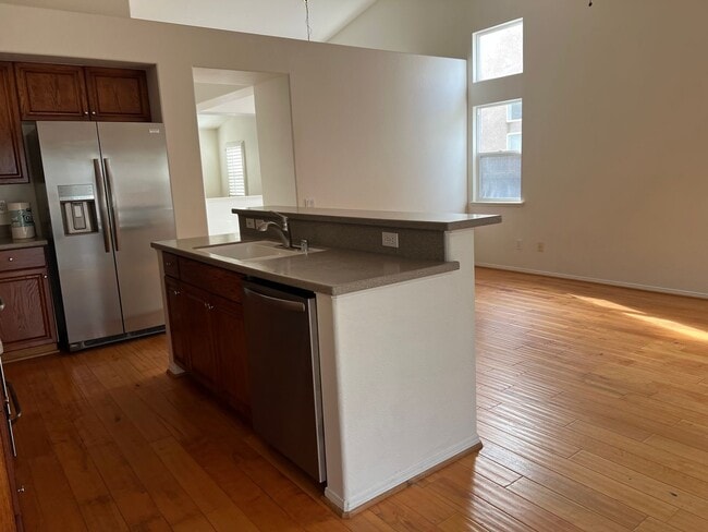 Building Photo - 3 Bedroom plus den in Goleta