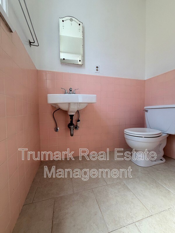 Building Photo - 729 South St