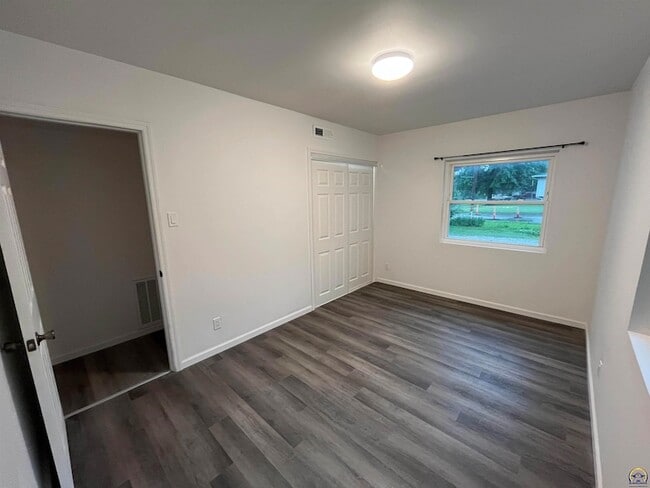 Building Photo - 1201 Prairie St