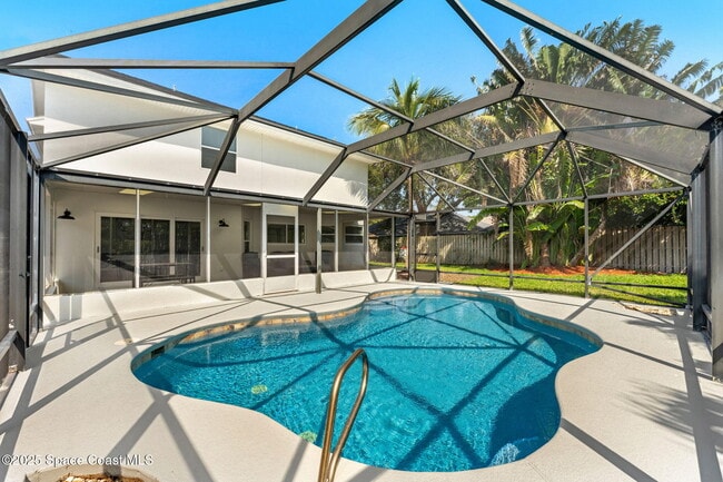 Building Photo - 6765 Angeles Rd