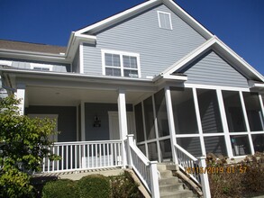 Building Photo - Traditions at Powell