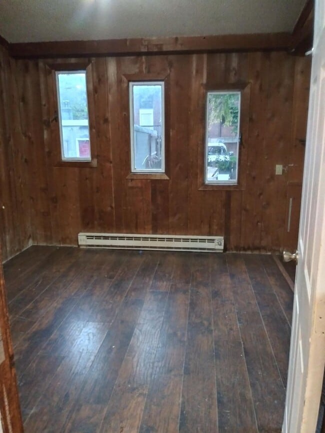 Building Photo - 1022 Marshall Ave