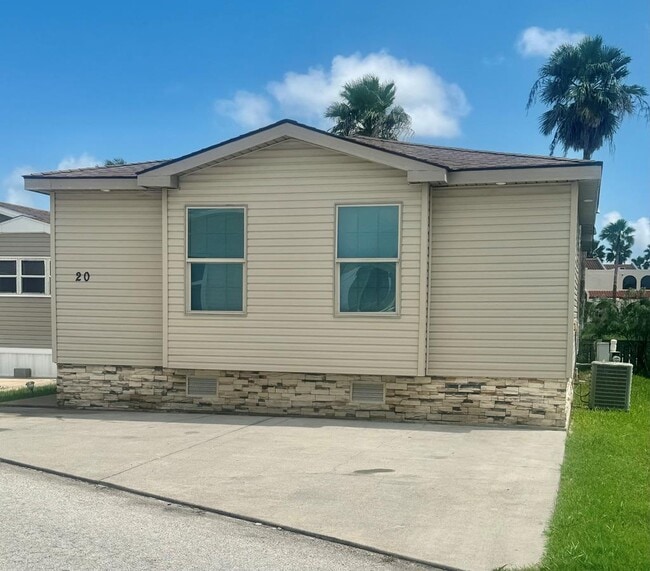 Primary Photo - 20 Conch Dr