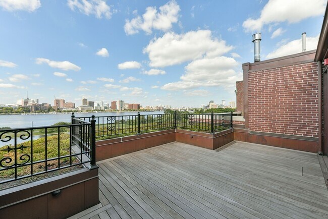 Building Photo - 298 Beacon St