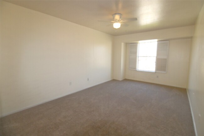 Building Photo - 3206 Briar Ct
