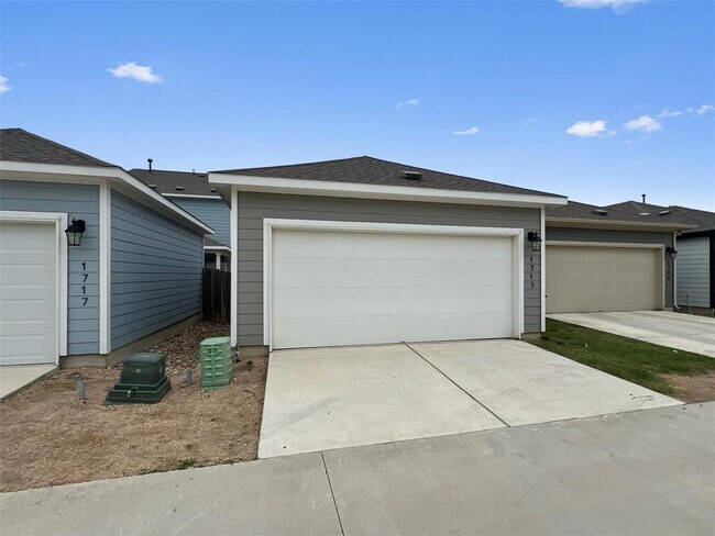 Building Photo - 1713 Yaupon Grove Ln