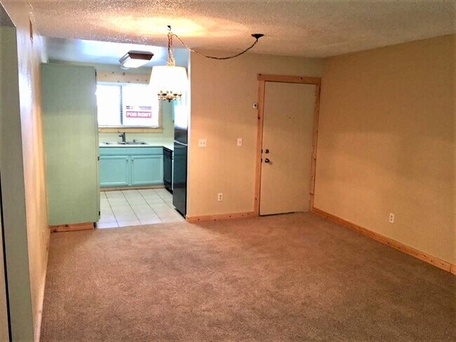 Building Photo - Beautful Condo in Tall Pines