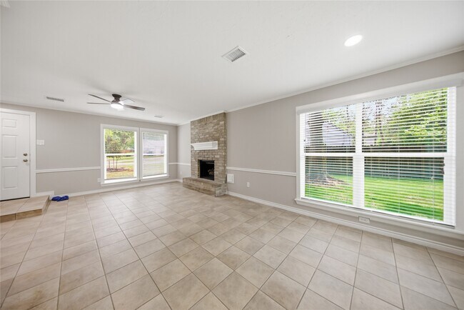 Building Photo - 21 Oldstream Ct