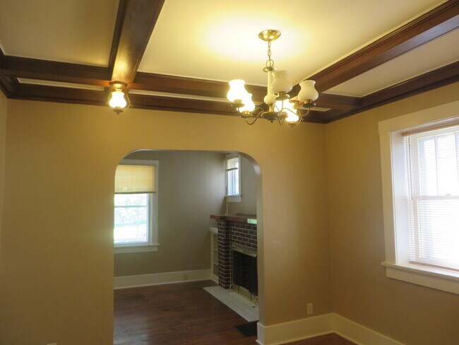 Building Photo - 1126 Nelson St