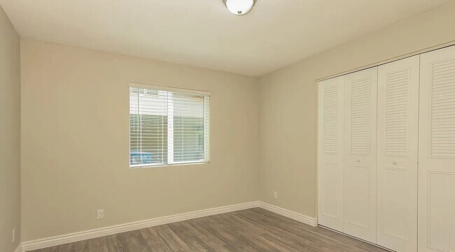Building Photo - 4112 W Gardenia Dr