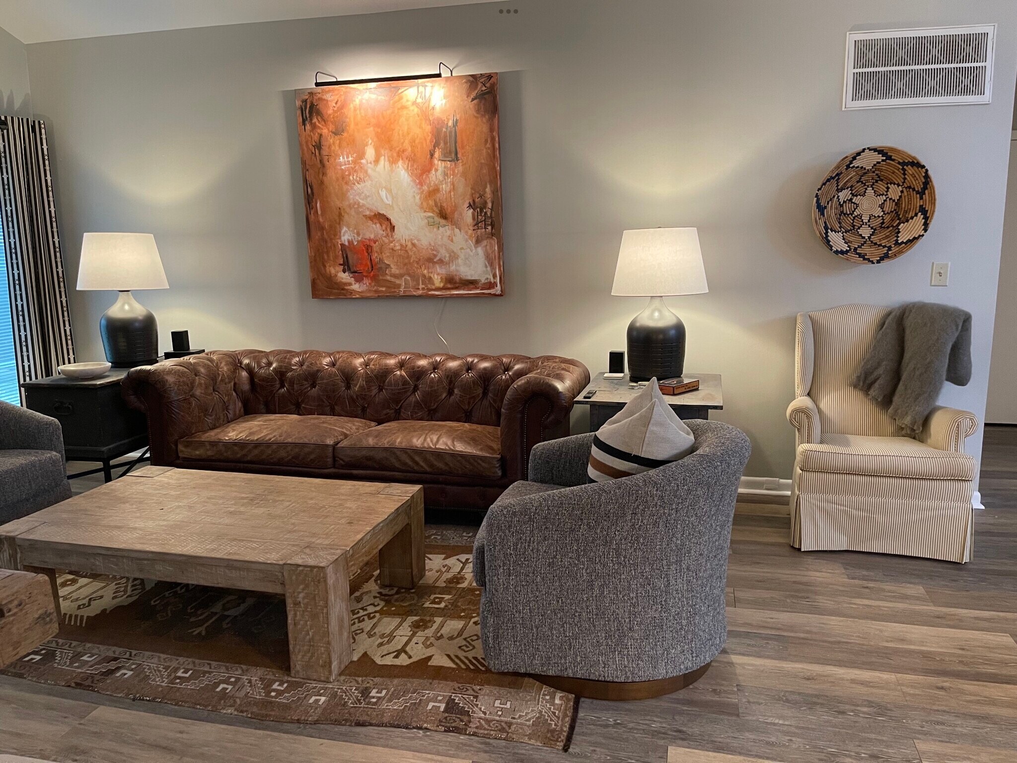Large living room - 1900 Richard Jones Rd