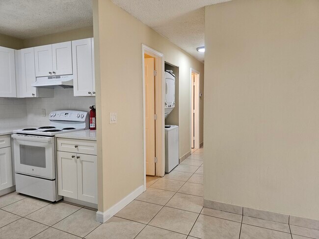 Building Photo - 5836 S 37th Ct