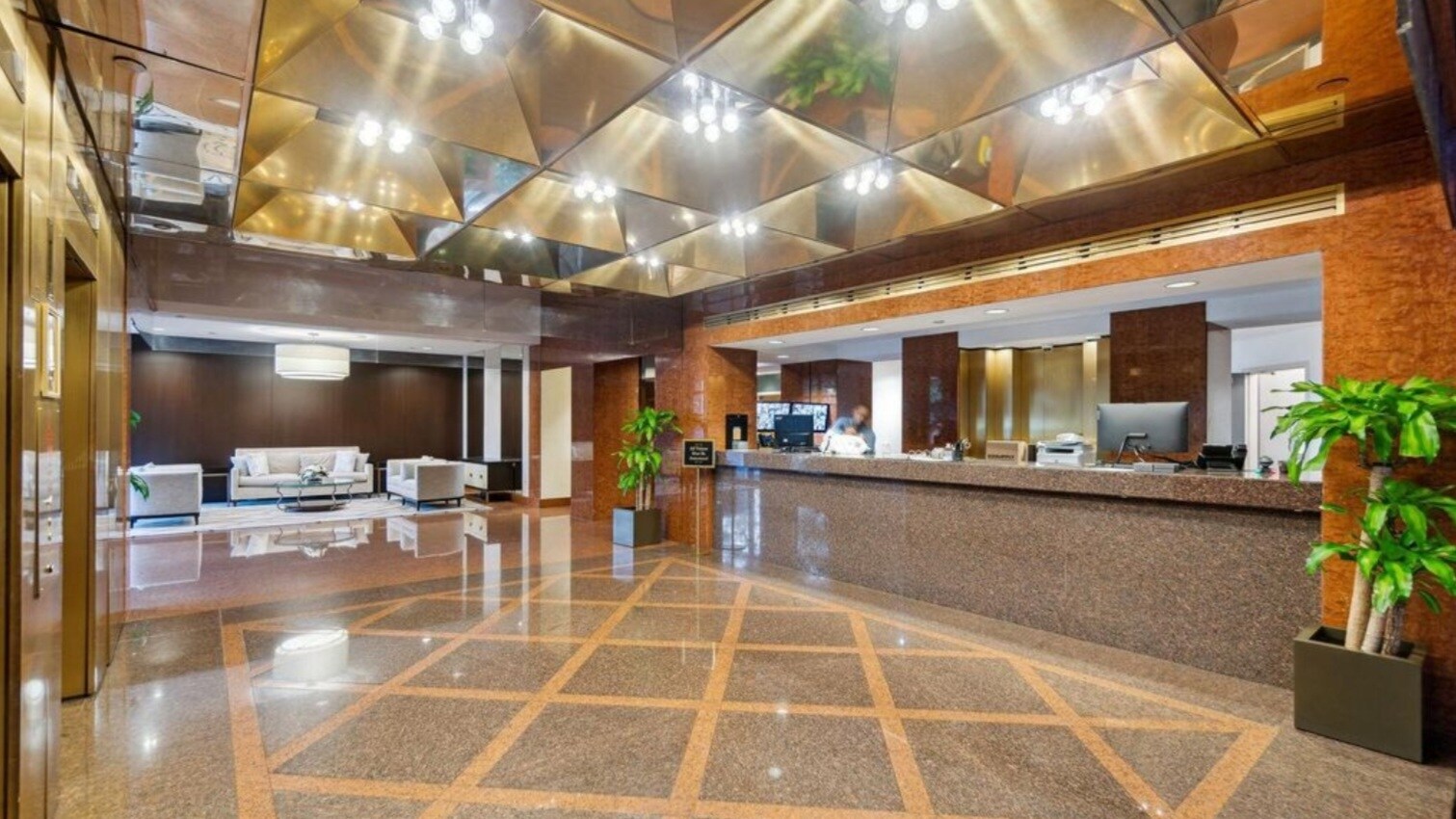 Building Photo - 1530 Key Blvd