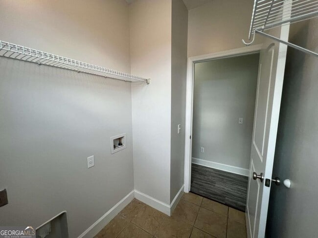 Building Photo - 203 Waters Edge Dr