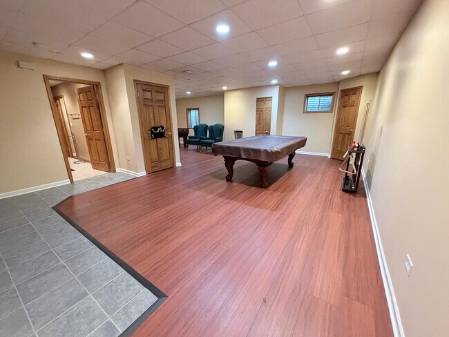 Building Photo - 3823 Sunburst Ln