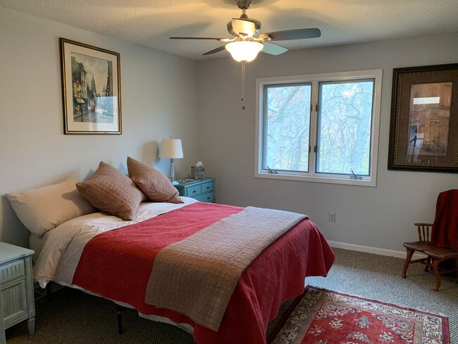 Building Photo - 107 Hollyridge Ln