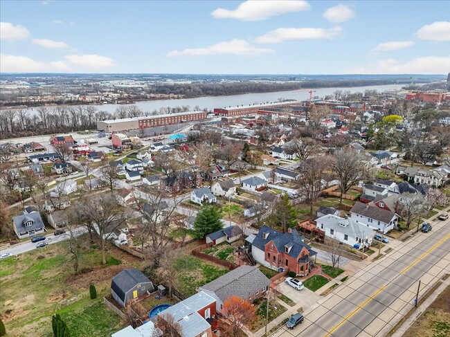 Building Photo - 1210 N 5th St