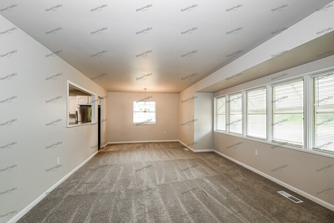 Building Photo - 1590 Bay Meadows Dr