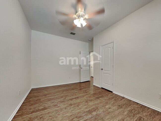 Building Photo - 1101 Johnson City Ave