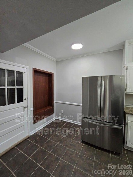 Building Photo - 5949 Quail Hollow Rd