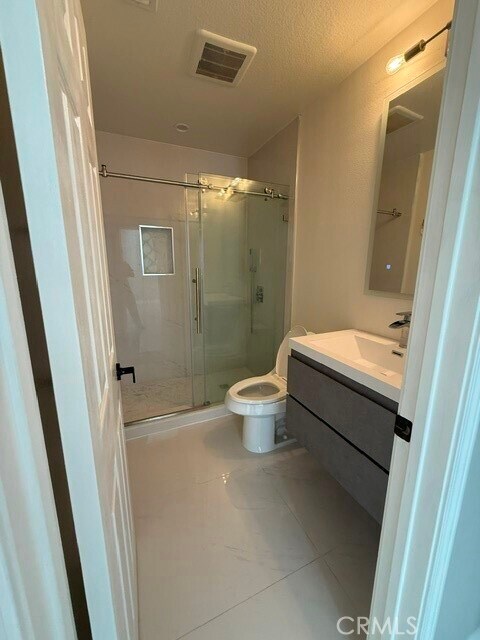 Building Photo - 436 N Placer Privado