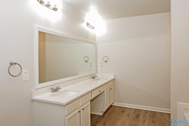 Building Photo - 28200 Kawana Ct