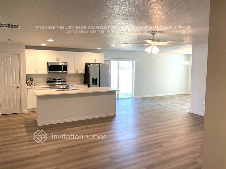 Building Photo - 813 New Zealand Ave NW