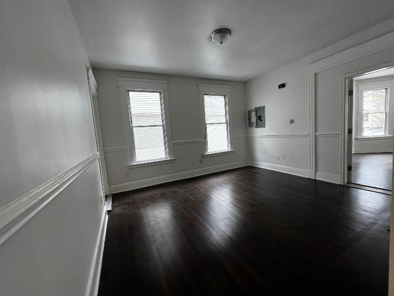 Building Photo - 879 Elm St