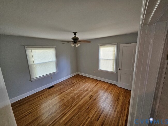 Building Photo - 305 5th St