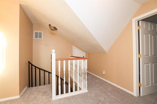 Building Photo - 9130 Kirkleigh Ln