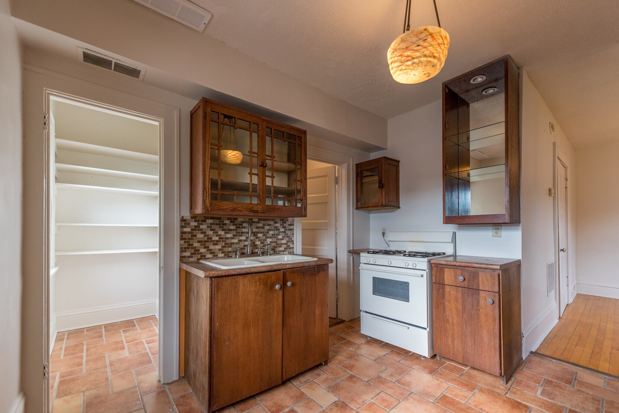 Kitchen - 219 N Humboldt Ave