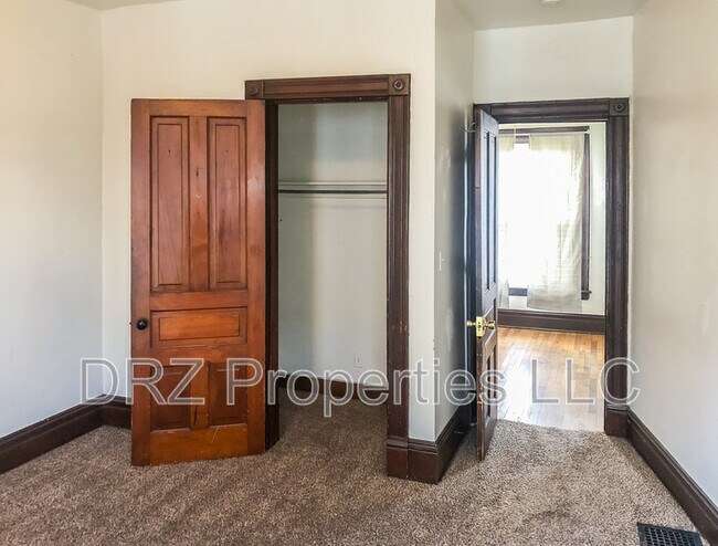 Building Photo - 1012 Bridge St NW