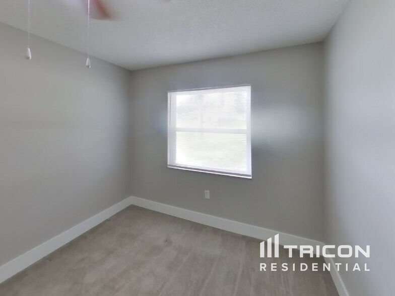 Building Photo - 6623 Freeport Dr