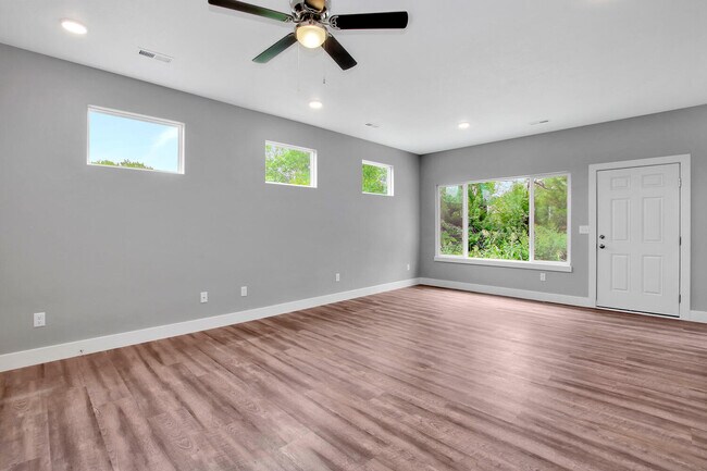 Building Photo - 4775 E 45th St N