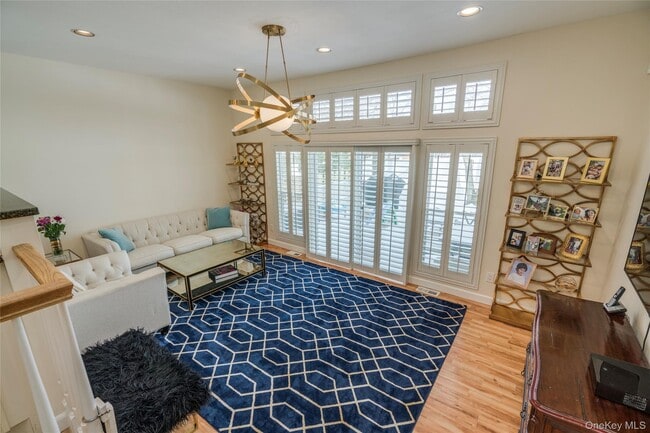 Building Photo - 100 Woodlake Dr W