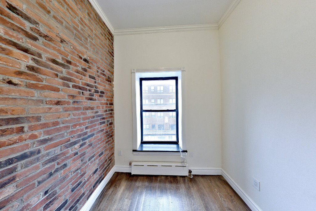 Building Photo - 420 W 51s Street (9th & 10th Ave), #5