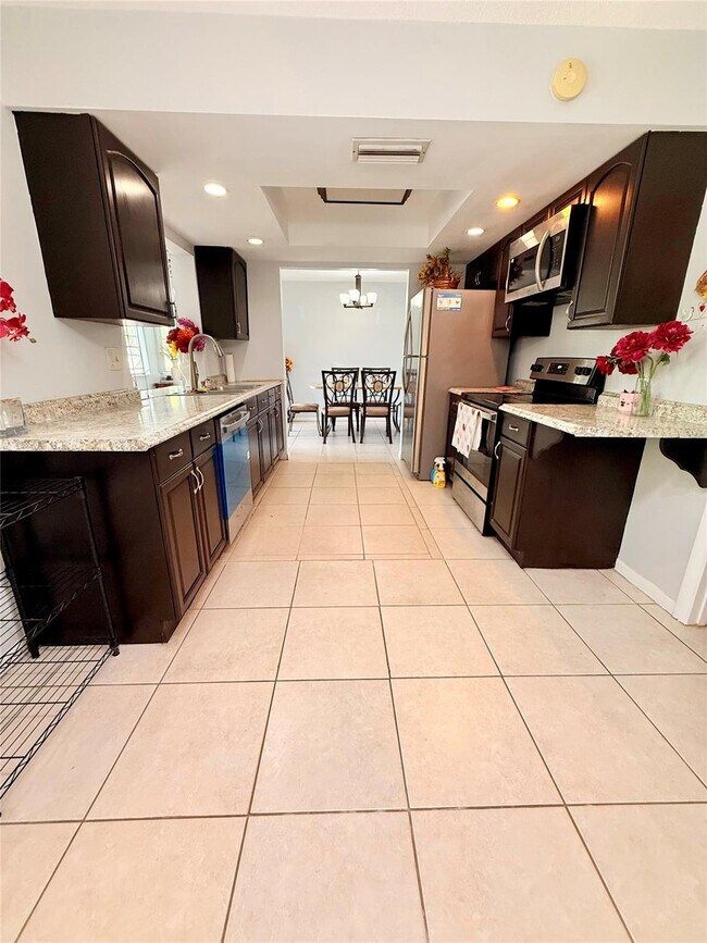 Building Photo - 6905 NW 15th St